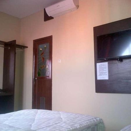Erin Int Hotel Makassar Bagian luar foto