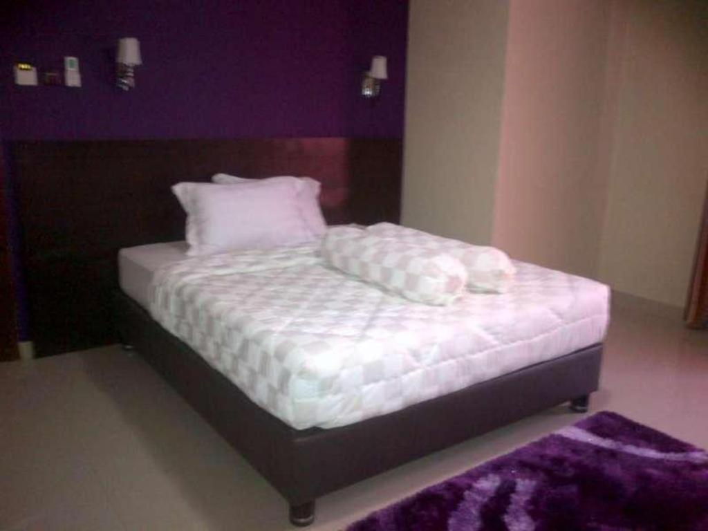 Erin Int Hotel Makassar Bagian luar foto