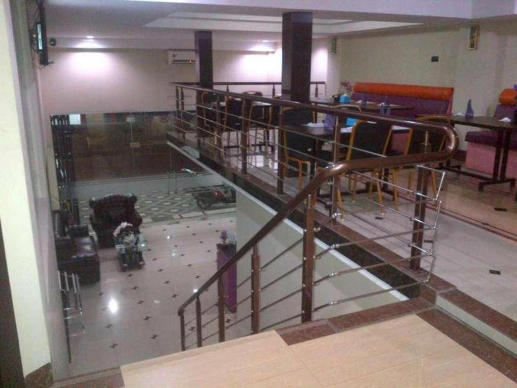 Erin Int Hotel Makassar Bagian luar foto